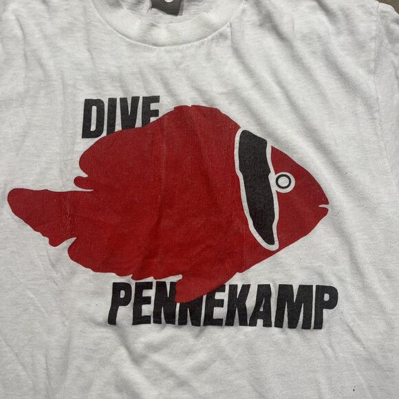 Vintage 80s Dive Pennekamp Red Fish White Shirt - Picture 2 of 3
